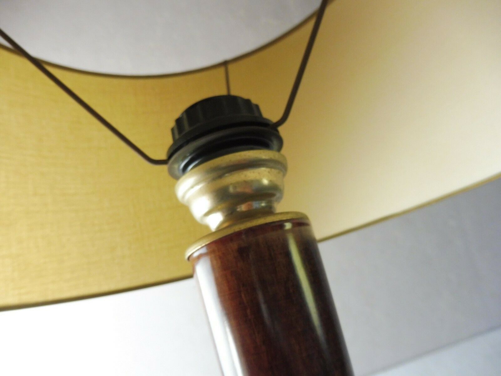 Plate table lamp, wooden, art deco