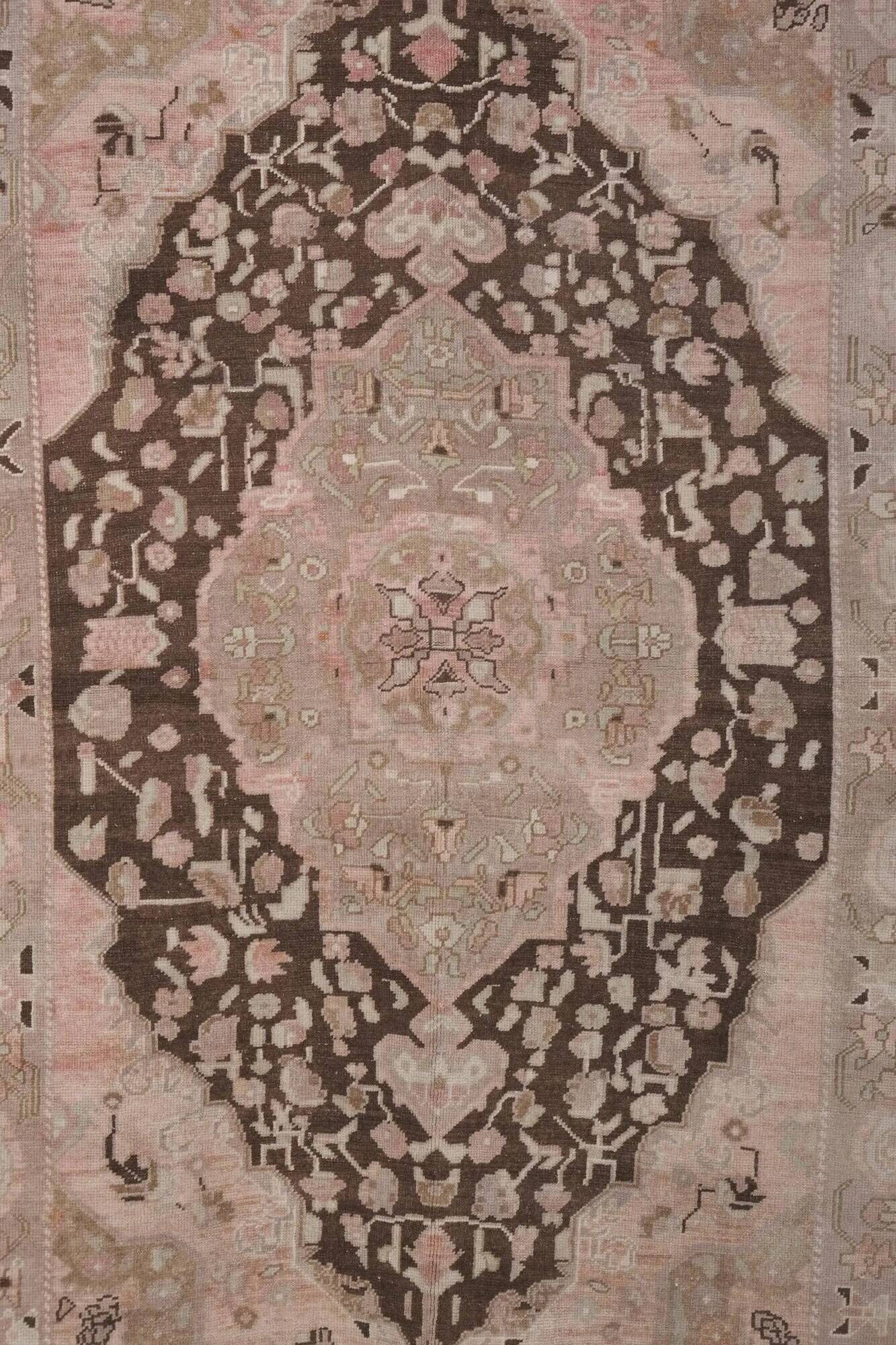 Vintage handmade Turkish rug 170x245 cm