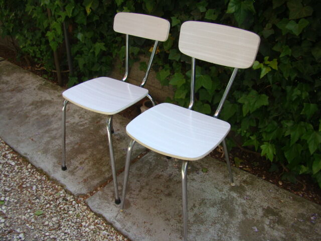 Pair of veined fomica chairs 60