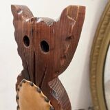 Folding tripod stool with cat back