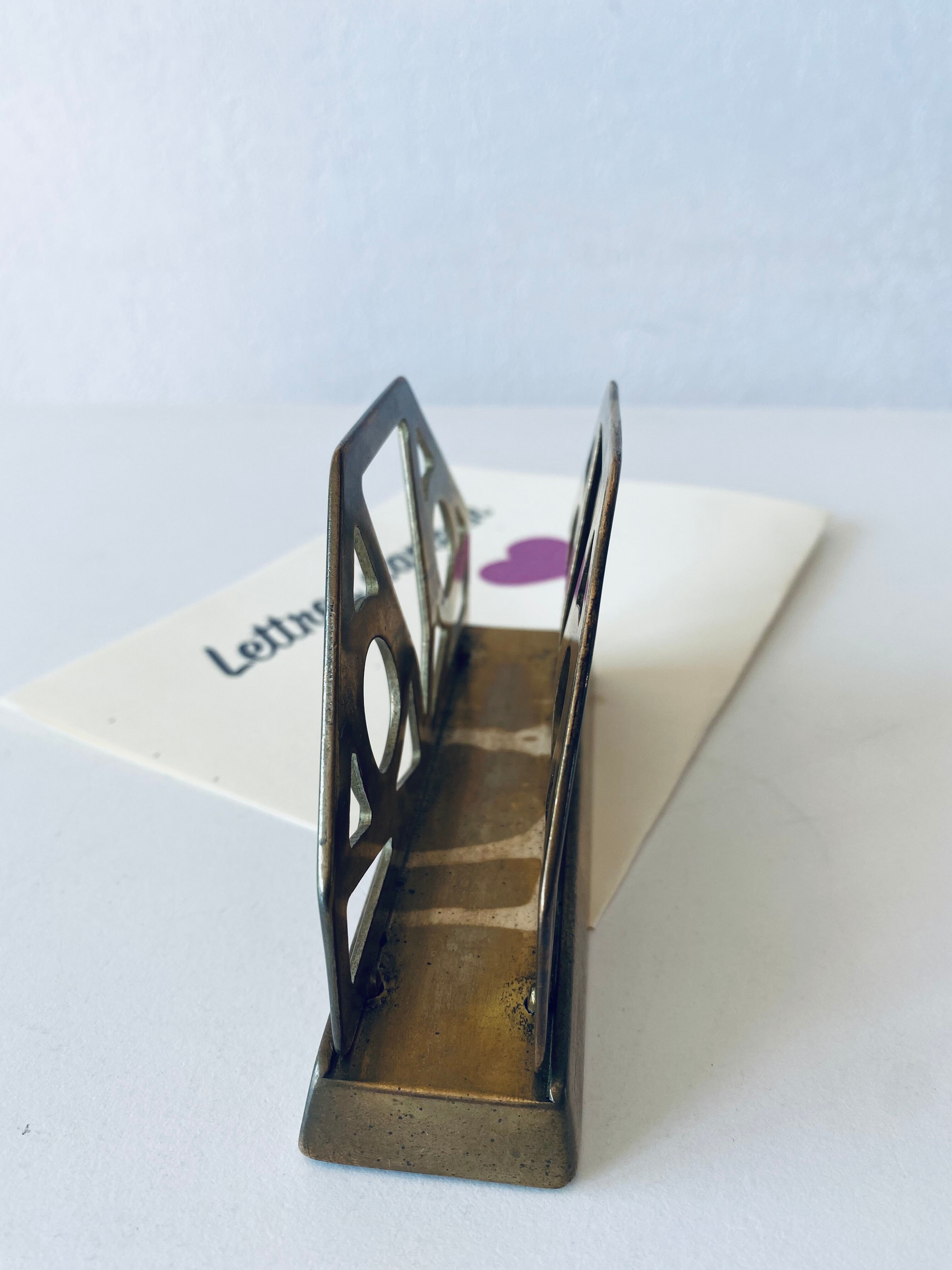 Porte lettres ancien en laiton