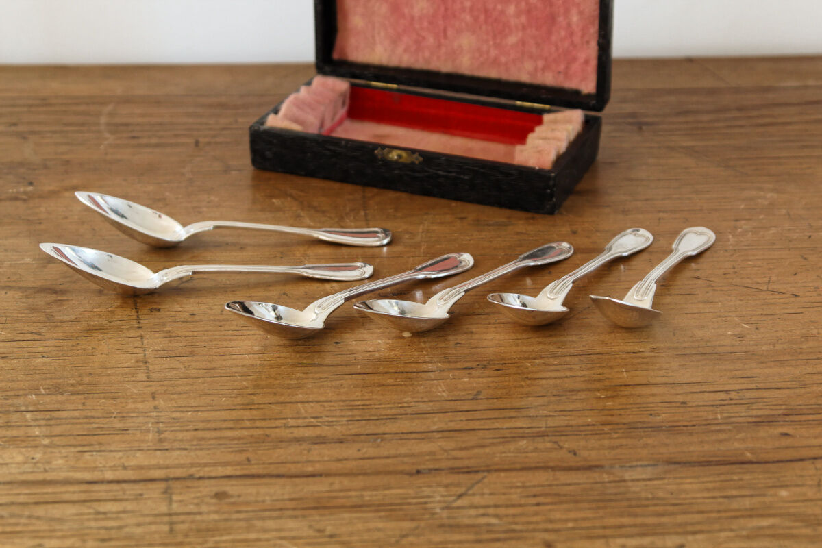 Set of 6 silver metal dessert spoons