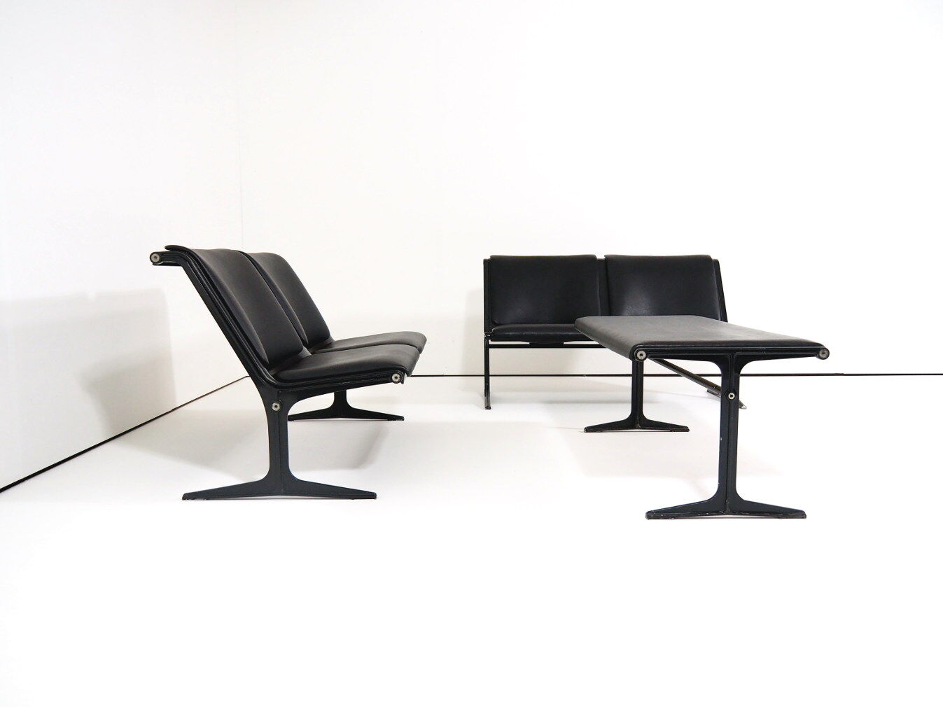 Two-seaters from the 60s by Friso Kramer for Wilkhahn