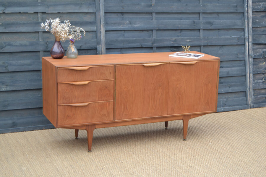 Scottish enfilade by McIntosh * 152 cm