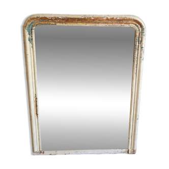 Large antique Louis-Philippe mirror with a patinated moulded wooden frame, 139 x 106 cm.
