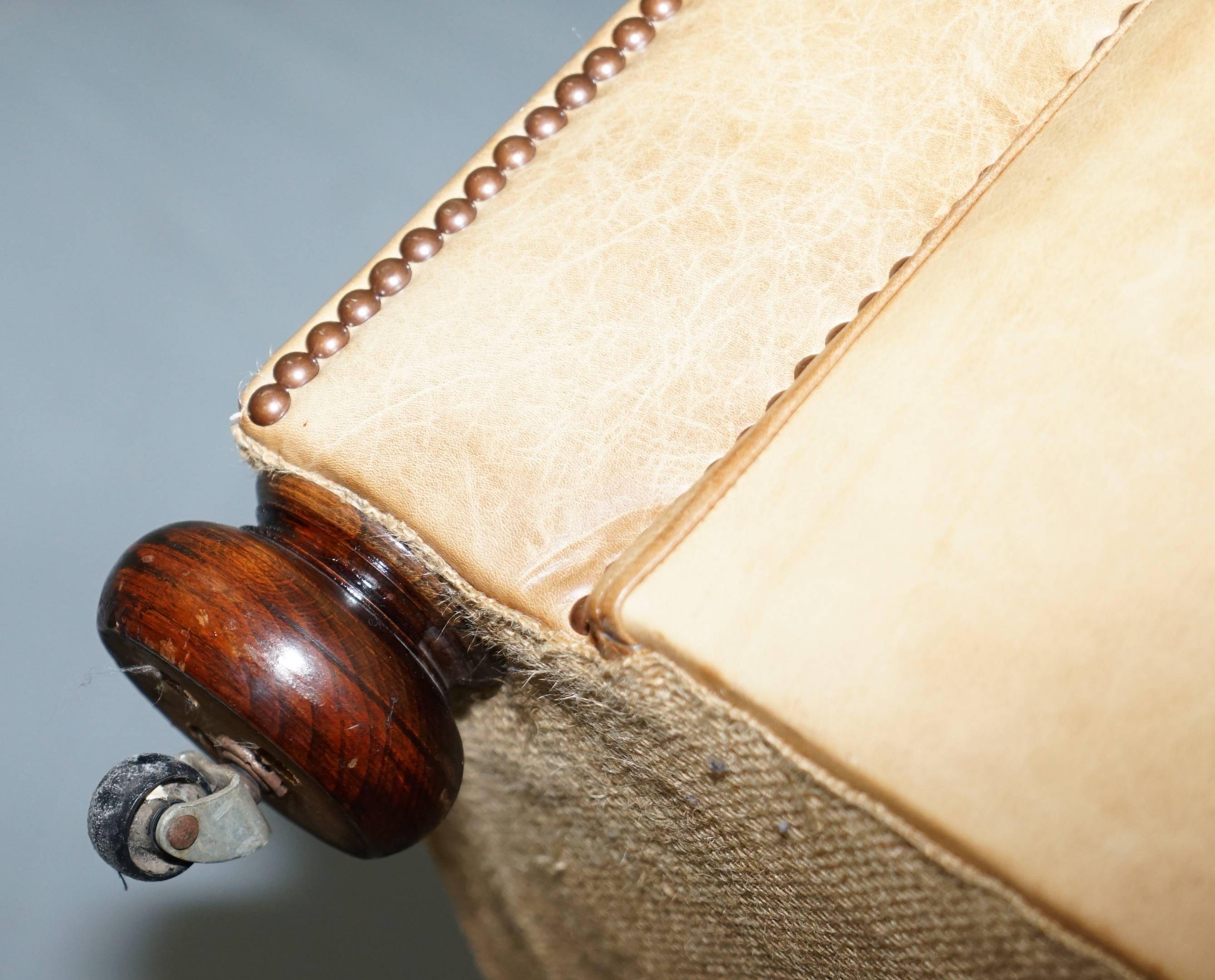 Victorian style vintage leather spring sofa