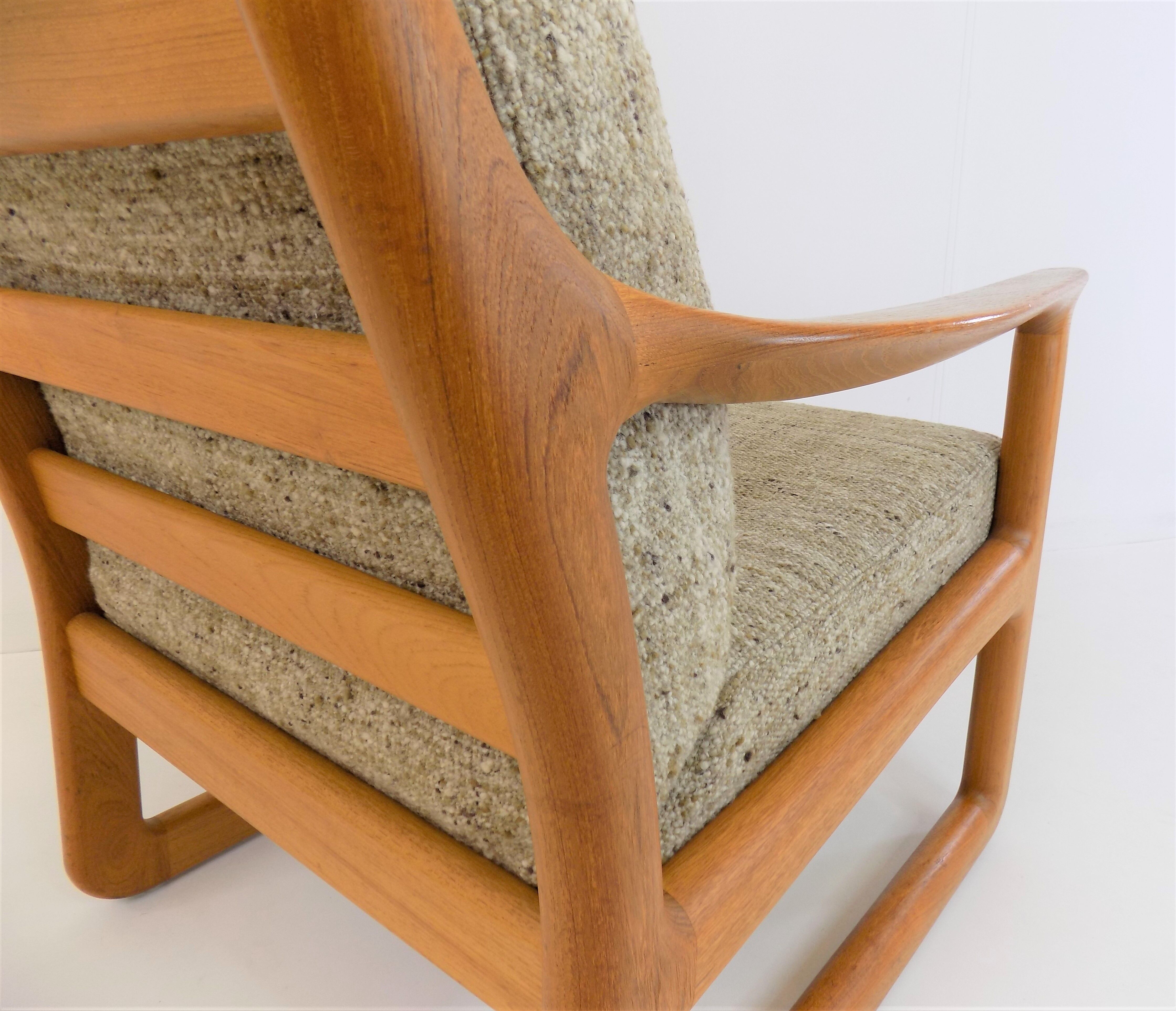 Paire de fauteuils par Johannes Andersen