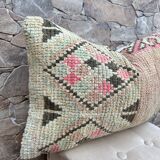 Magnifique coussin Kilim berbère vintage du Maroc