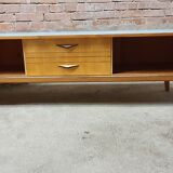 Lowborard row of the 60s"