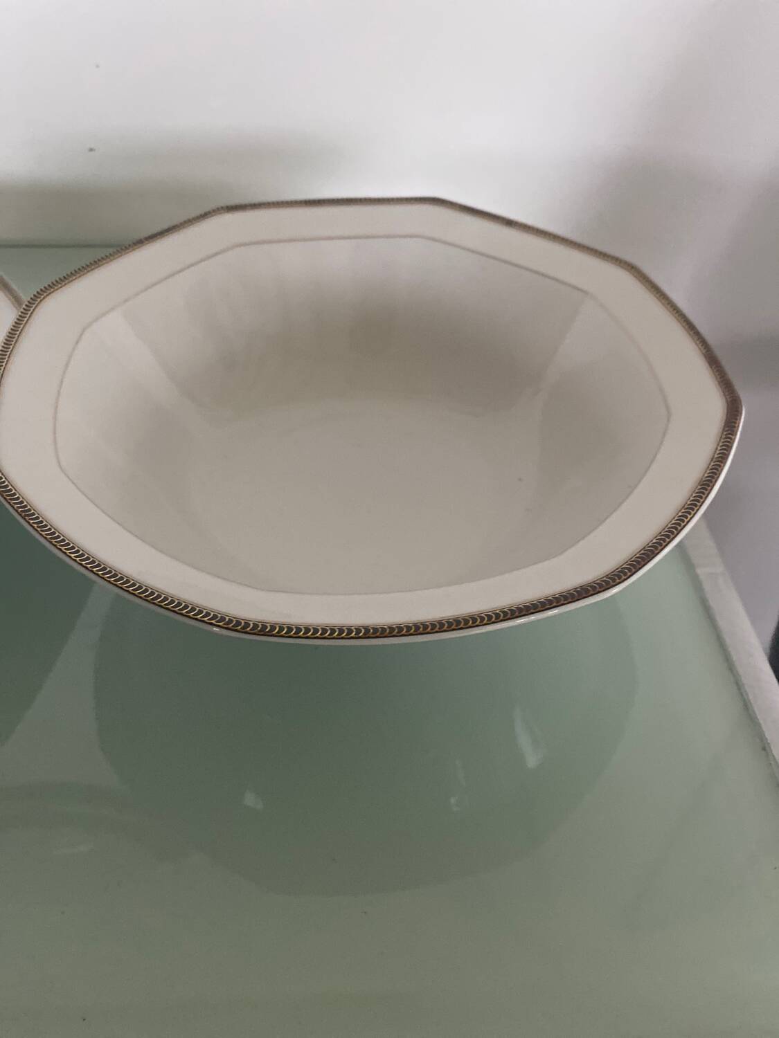 2 plats en porcelaine