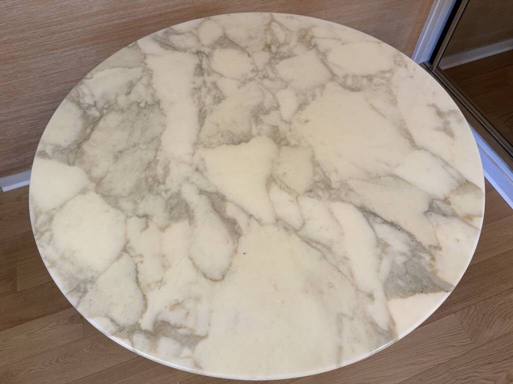 Tulip table Eero Saarinen for Knoll 1970s