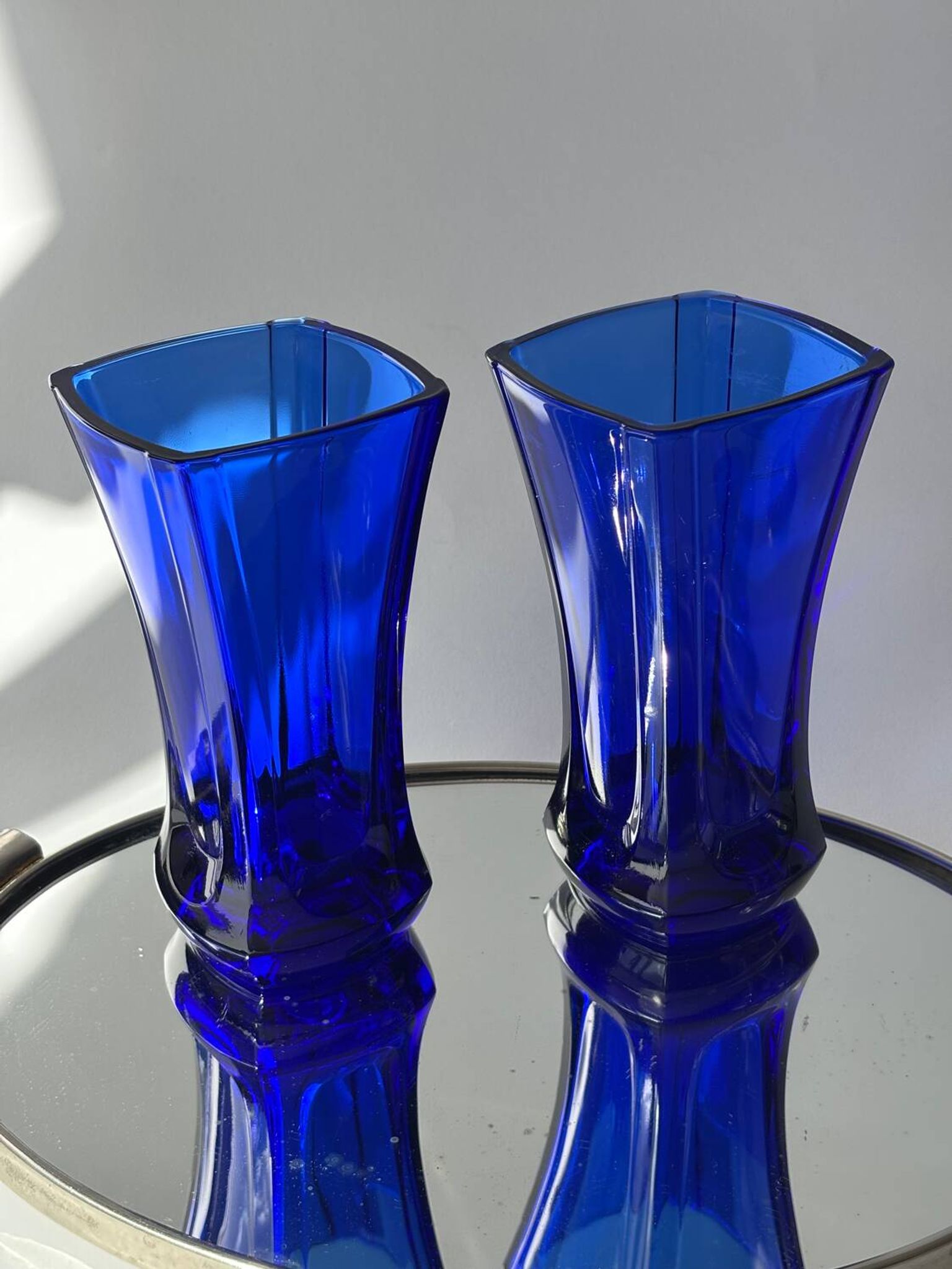 Vases en verre bleu cobalt vintage