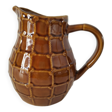 Pichet Saint-Clément n° 7507 en faïence caramel – Décor vannerie en relief