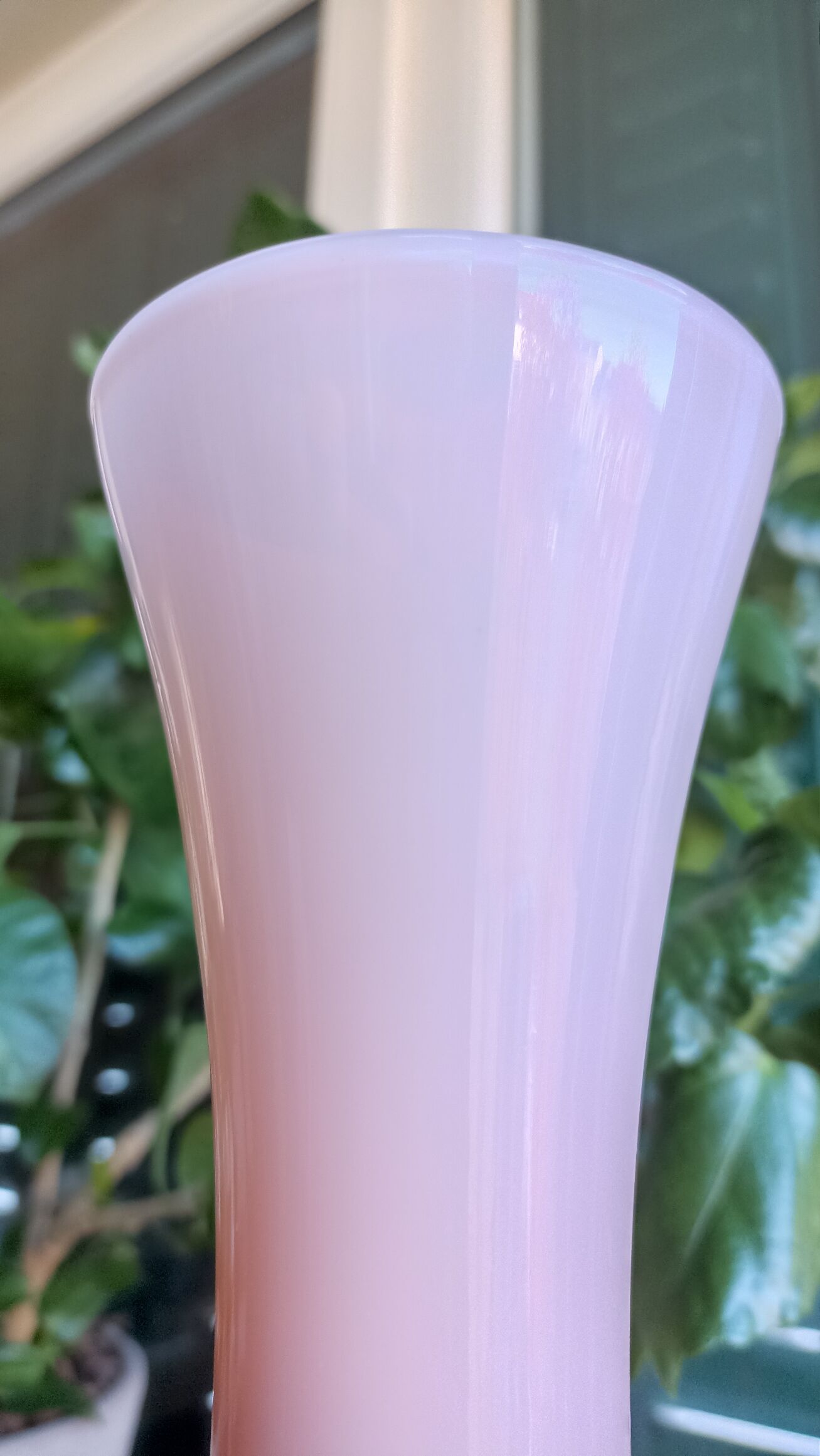 44 cm opaline vase - Pink "nymph's thigh" - 70s
