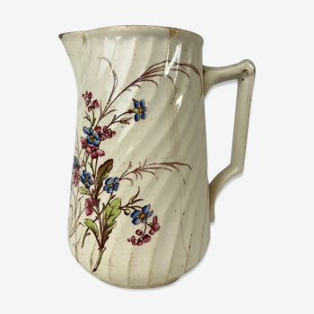 Milk jug in earthenware of Lunéville