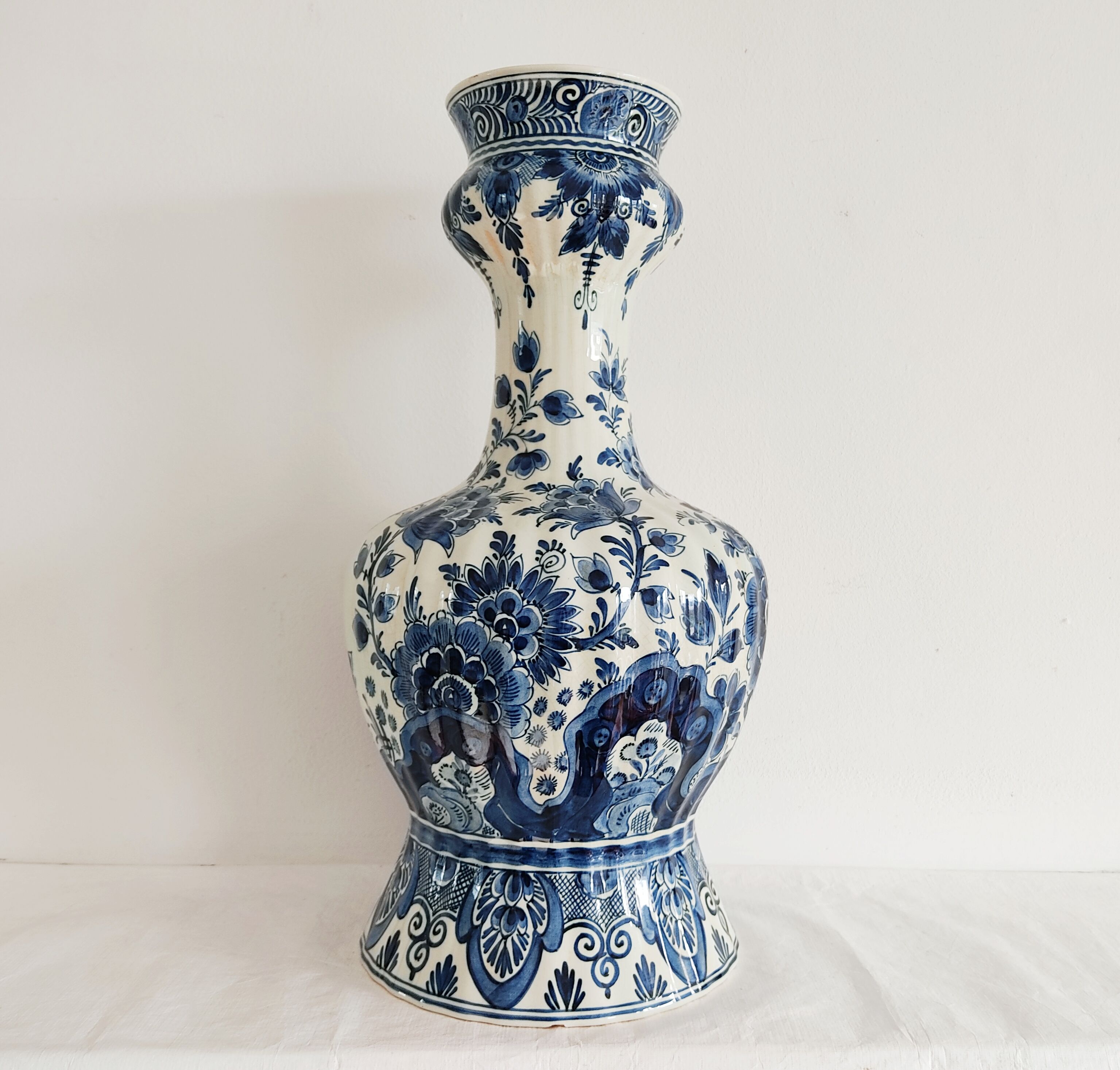 45 cm Delft vase
