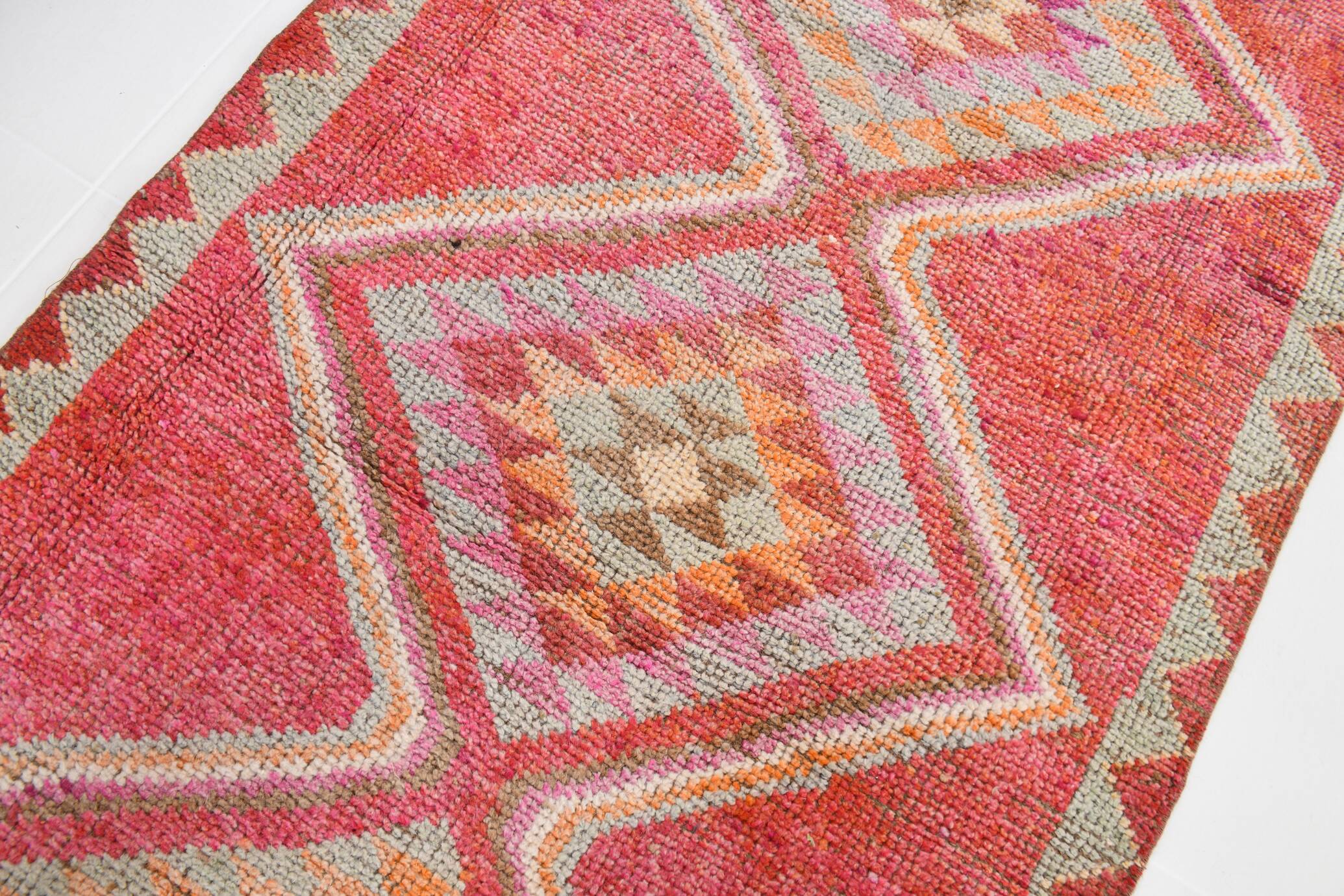 Red & Pink Oriental Vintage Runner Rug, 100x315Cm