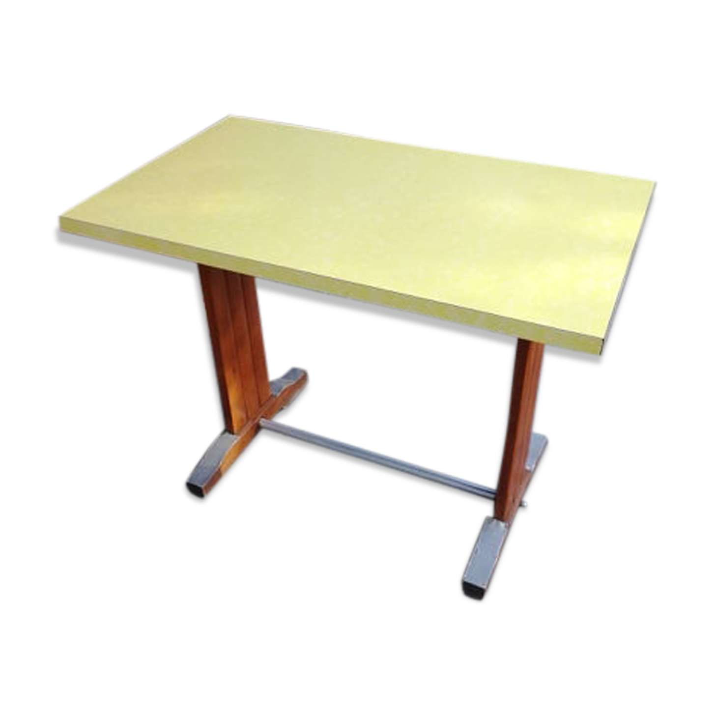 Bistro table in Formica