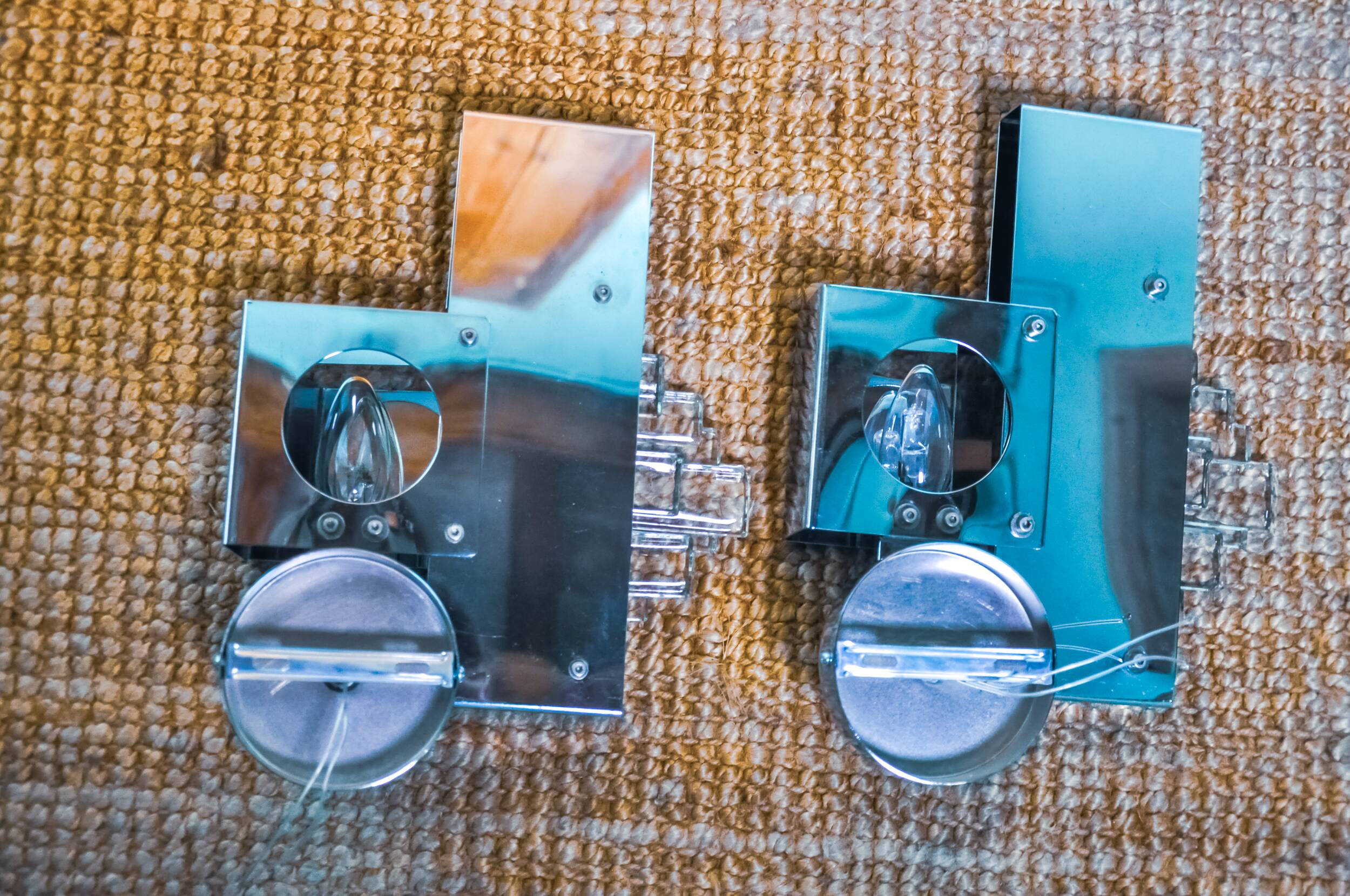Pair of wall lights from the Sciolari house, chromed metal and Murano glass, Italy, 1970