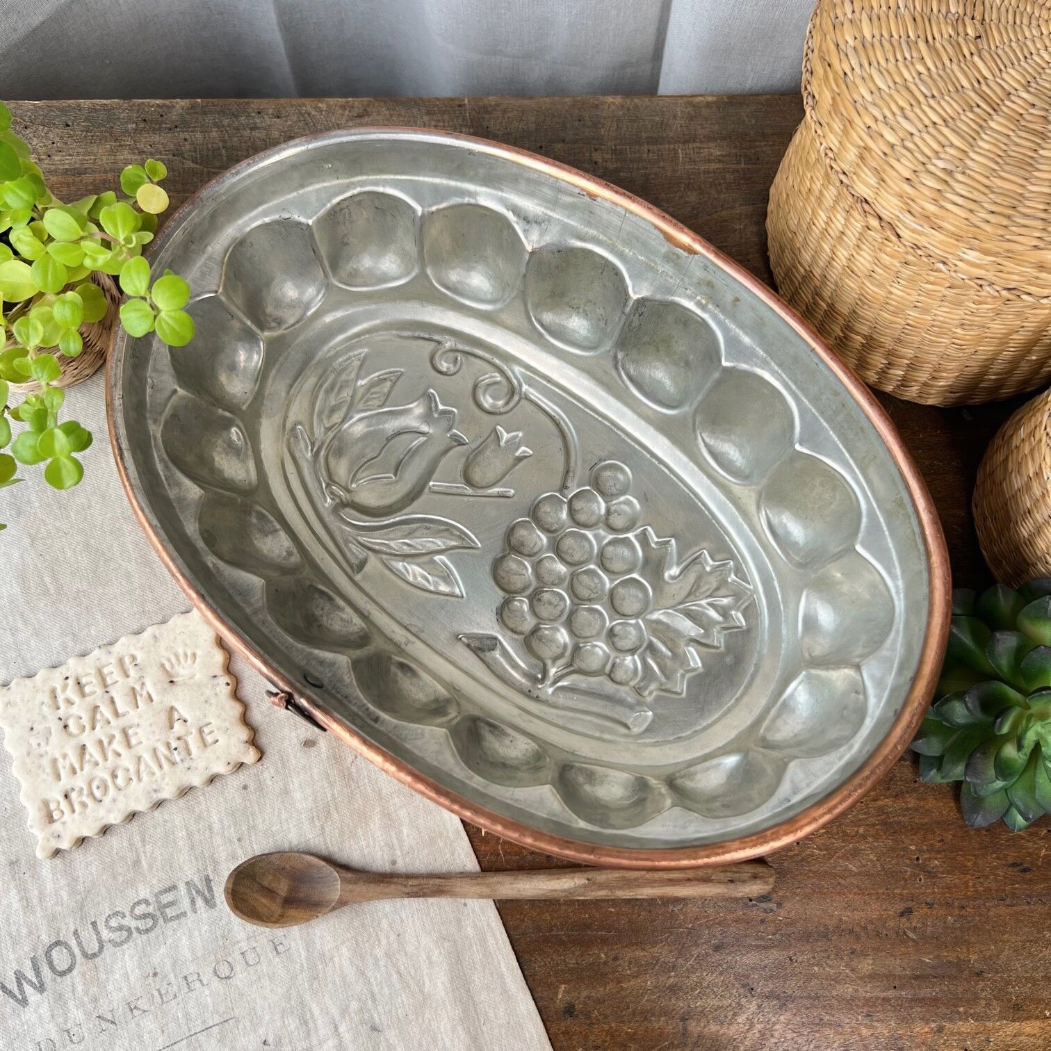 Oval copper cake mold