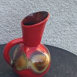 Cruche, pichet carafe en céramique émaillée rouge et beige design et vintage