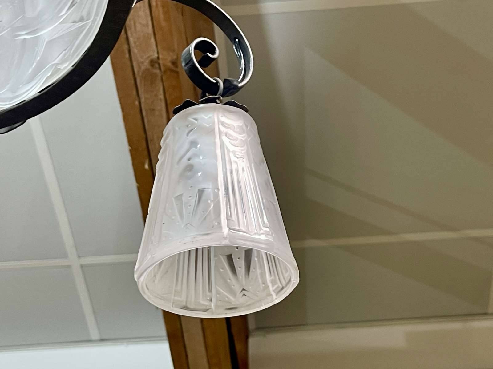 Art Deco chandelier in glass and wrought iron signed Muller Frères Luneville, 3 lights