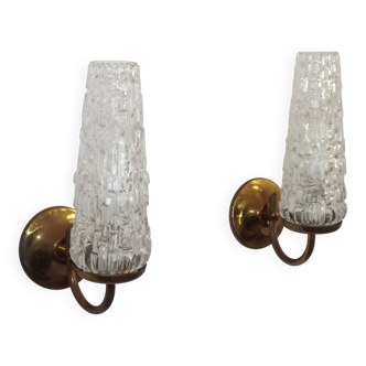 Pair of French 1960s Retro Gold Metal Single Wall Lights with Textured Glass Shades