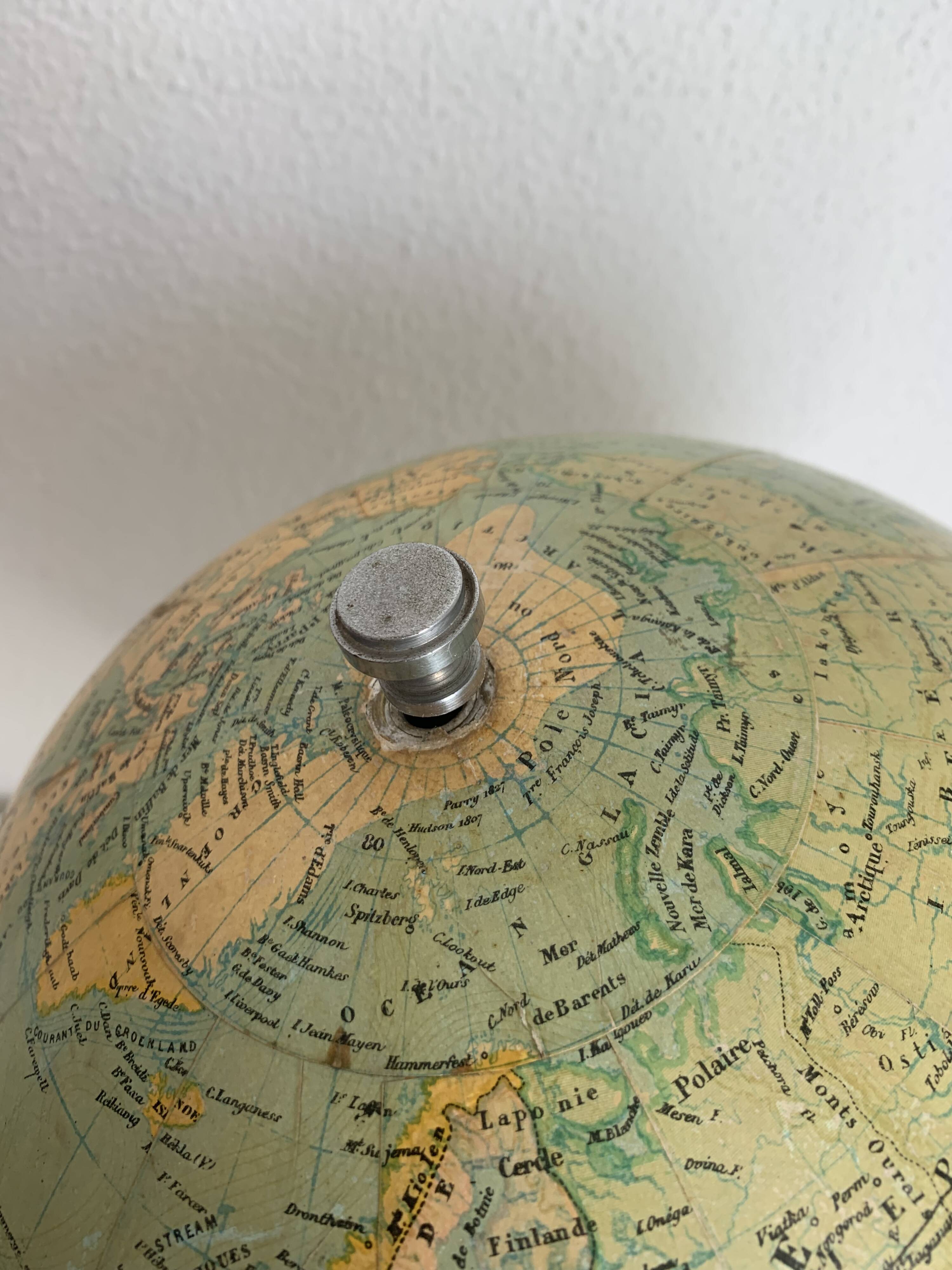 Vintage 1900 terrestrial globe by Bertaux and Thomas in plaster