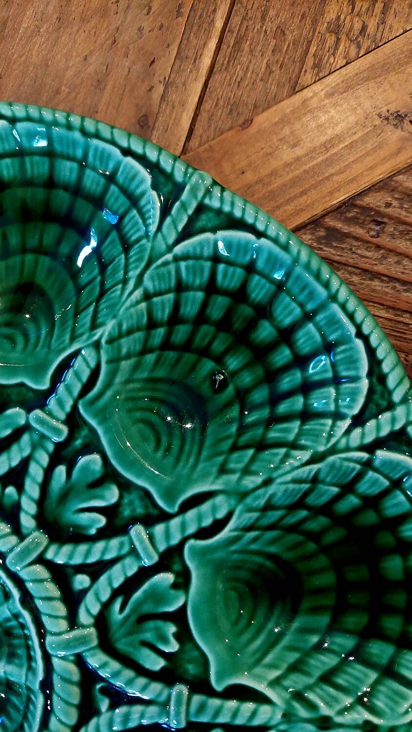 Antique green majolica oyster dish – Sarreguemines