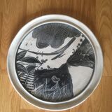 LARGE AND BEAUTIFUL PORCELAIN DISH signed