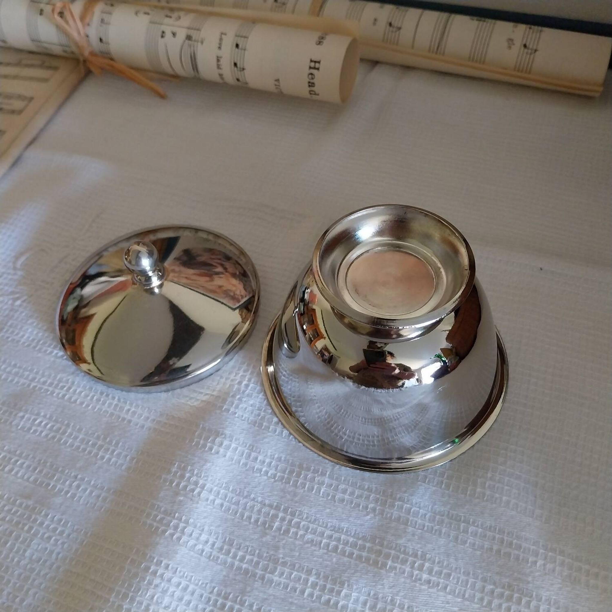 Ancien sucrier en métal argenté