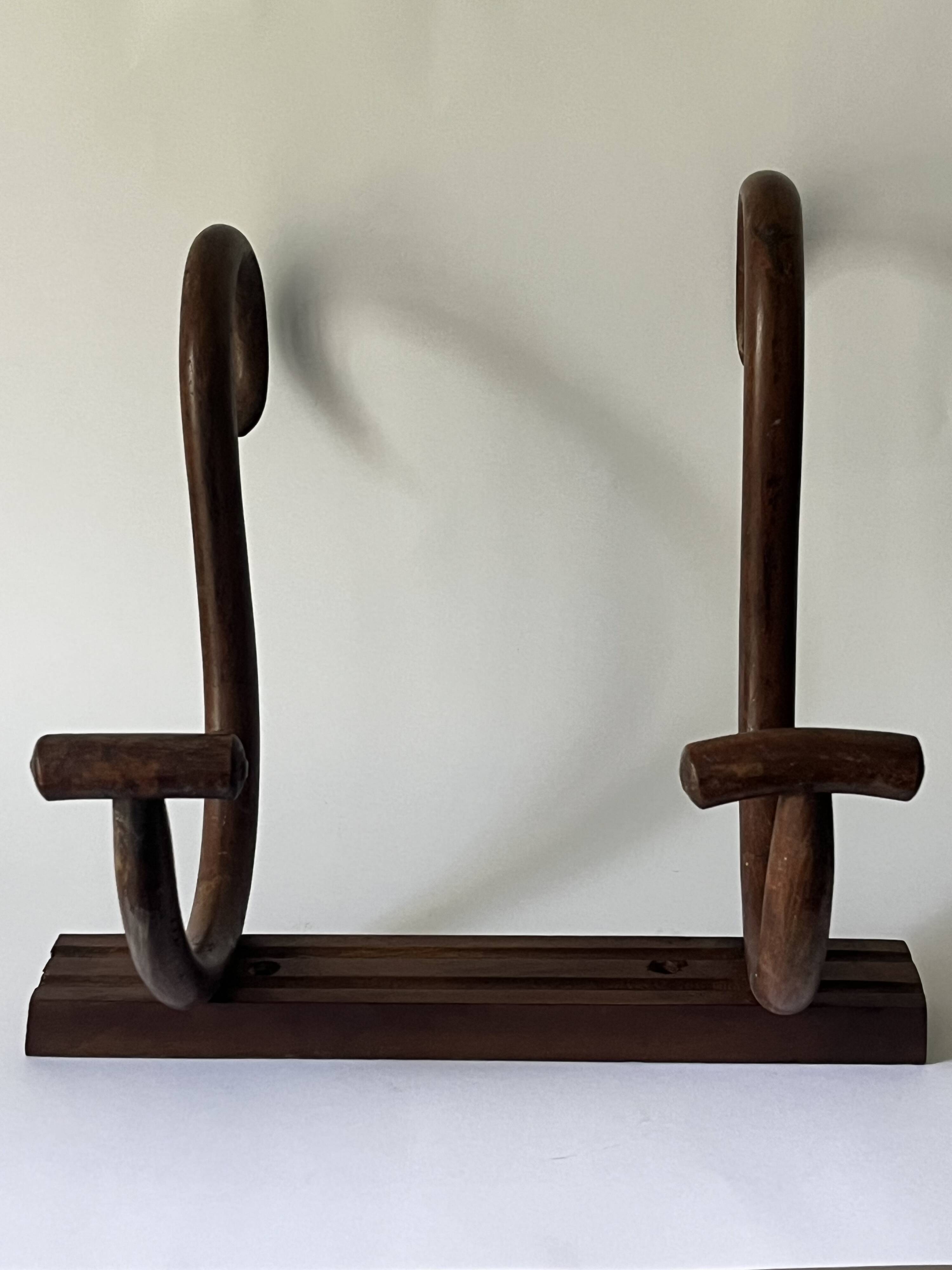 Portemanteau en bois courbé