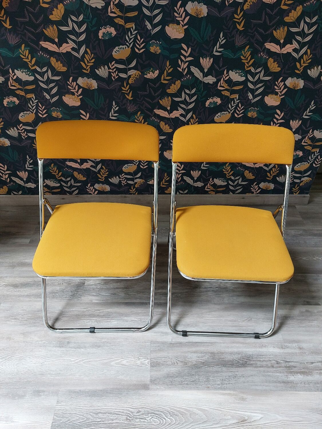 Chaises pliantes vintage en velours et métal chromé