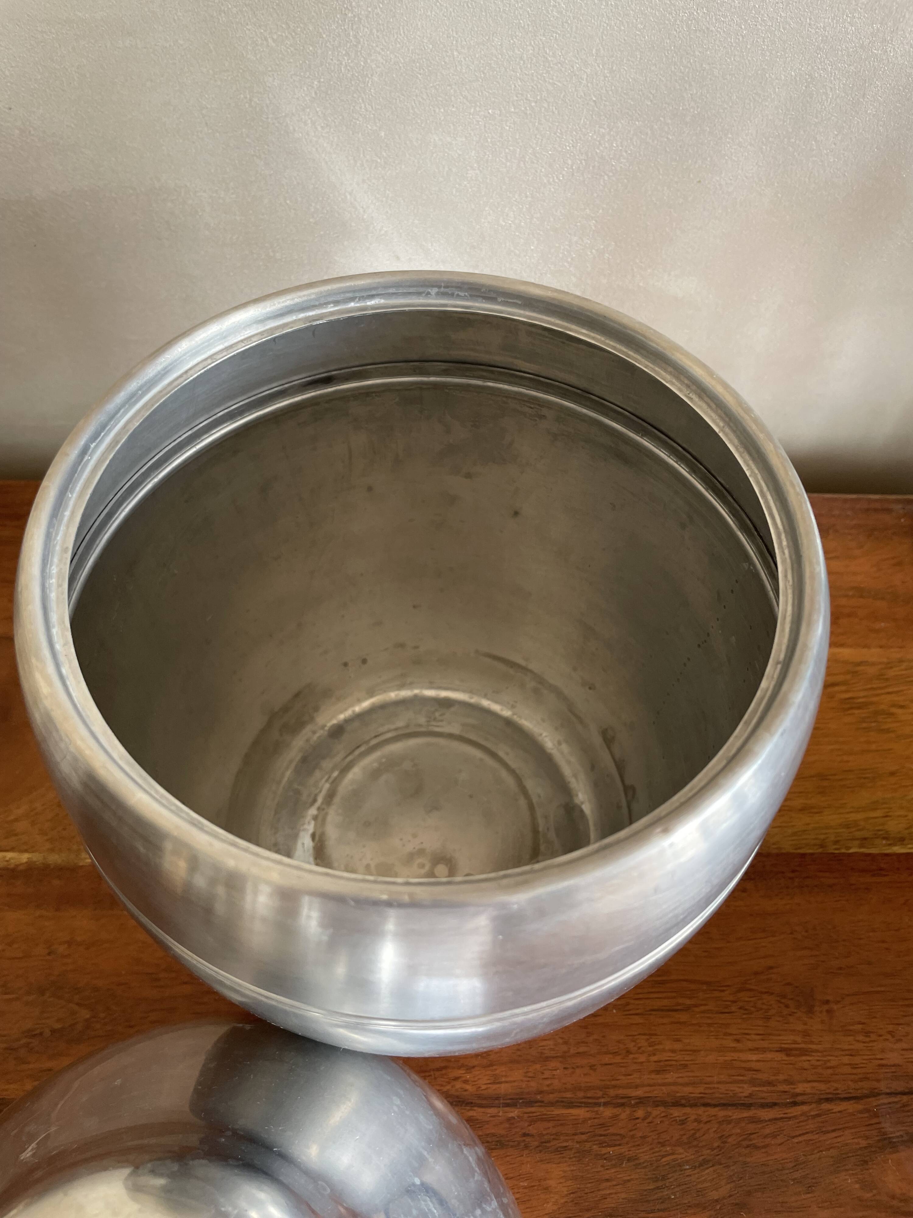 Pear ice bucket