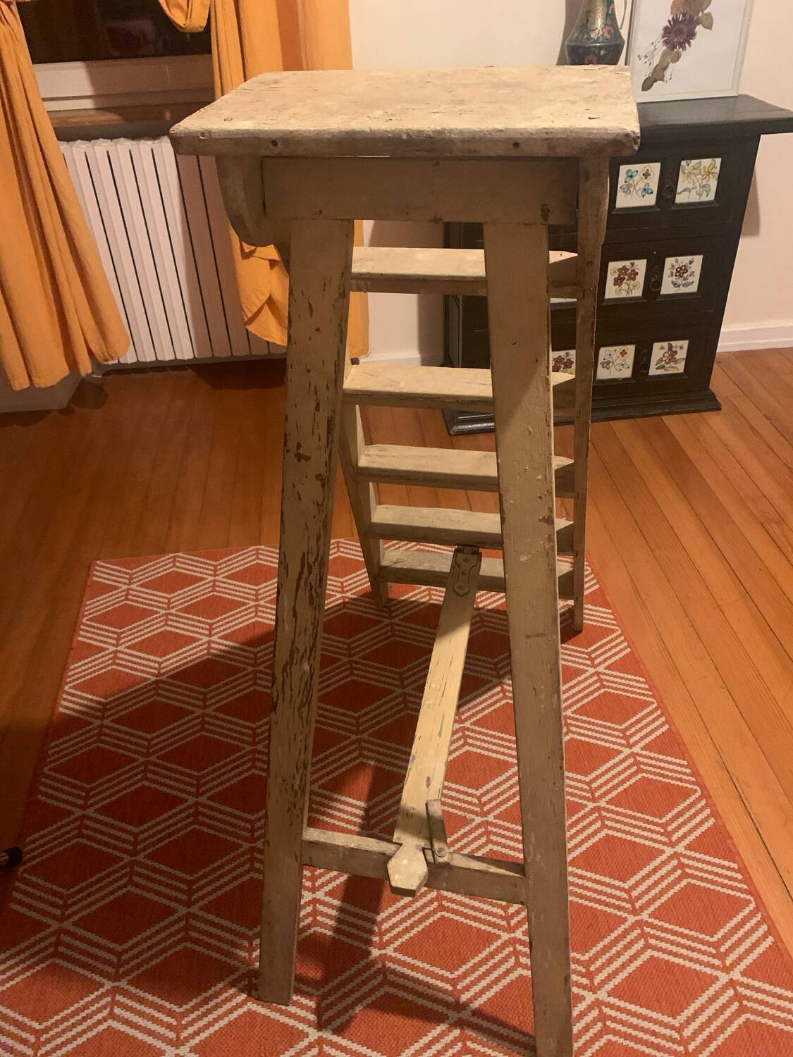 Vintage wooden step ladder with 6 steps