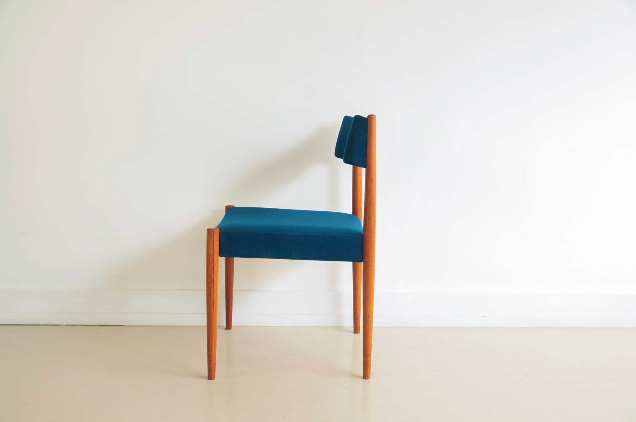 Ensemble de 4 chaises en teck bleu par Aksel Bender