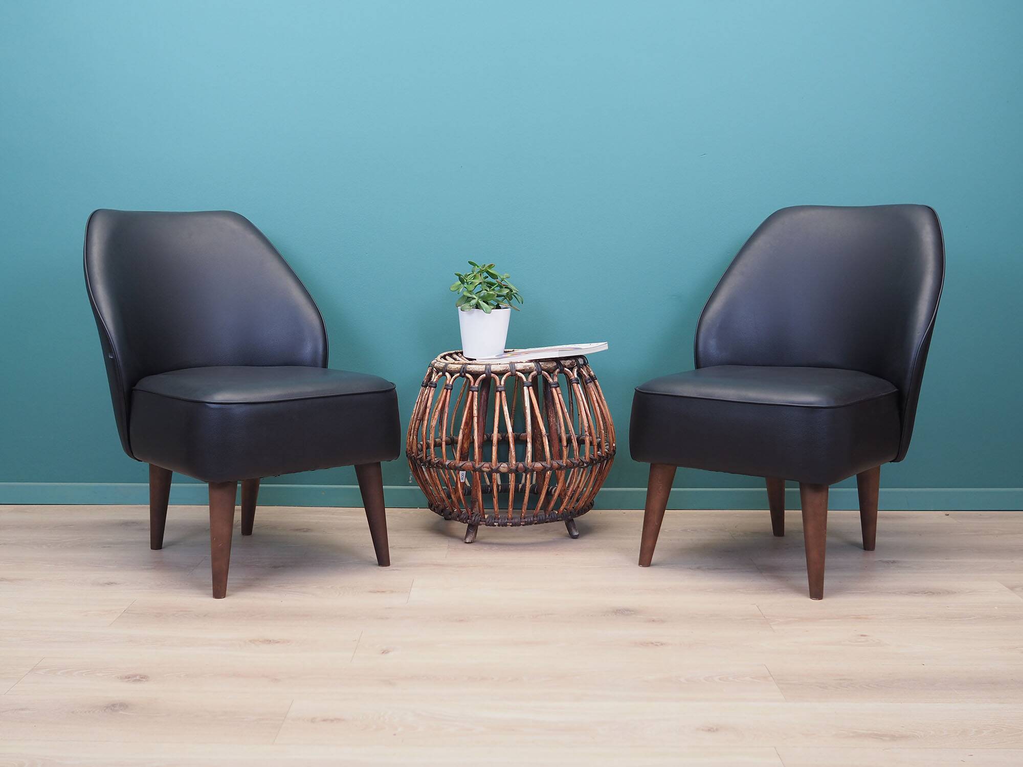 Set of two leather armchairs, Danish design, 90s, made in Denmark