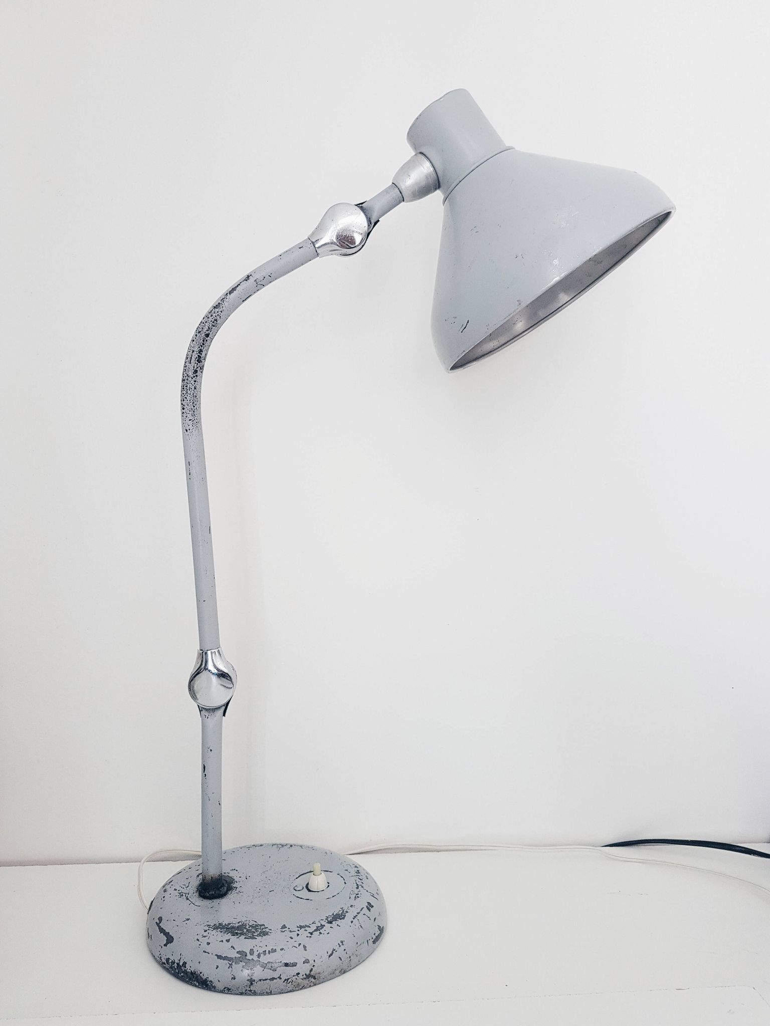 Industrial desk lamp – jumo gs1 workshop – grey jielde style – year