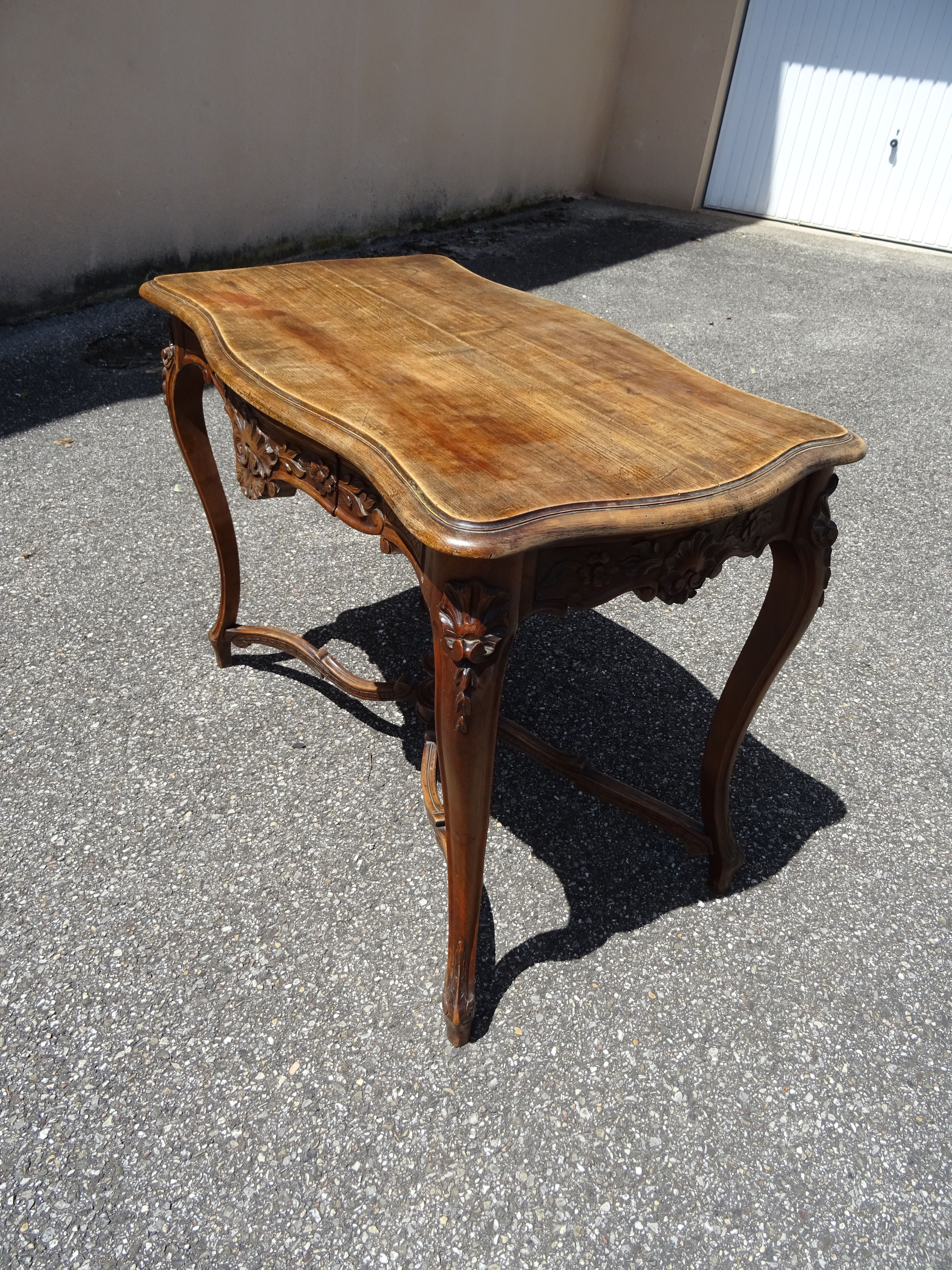 Desk writing table of middle Louis XV
