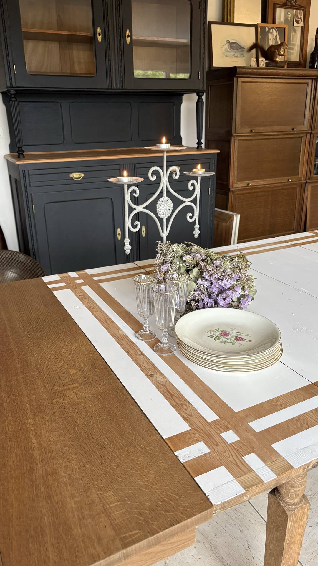 Oak table with extensions