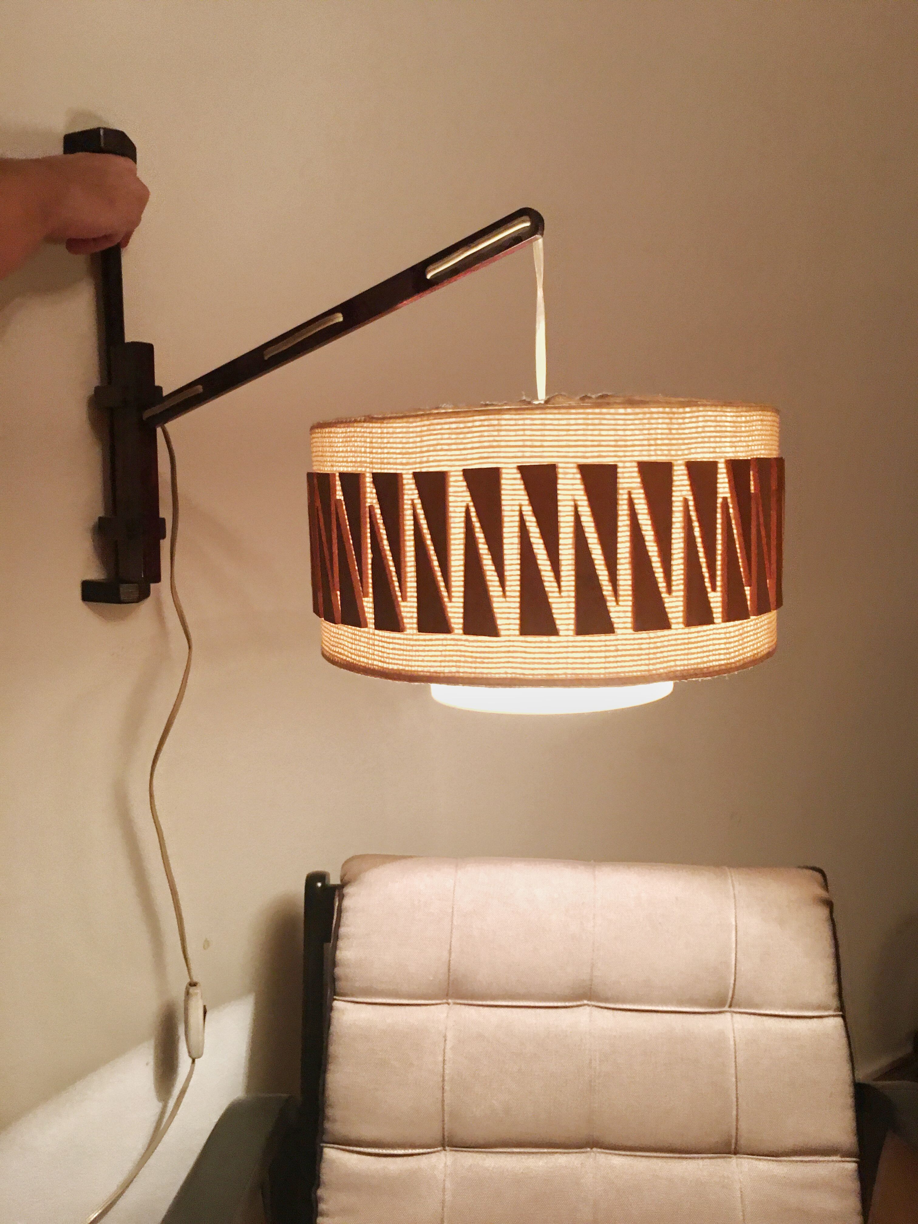 Applique ronde tchèque couleurs naturelles avec détails en bois