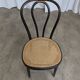 Chaise de salle à manger vintage en bois cintré : siège en osier noir de style Thonet