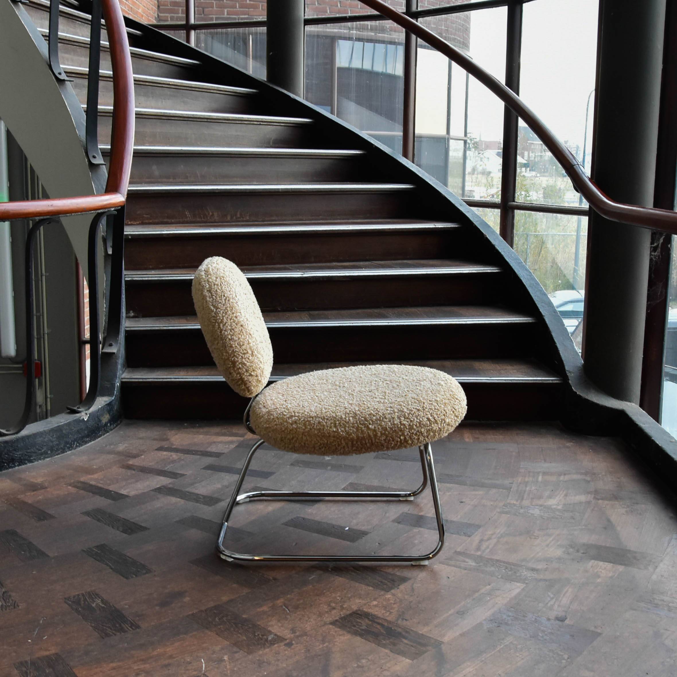 Artifort Vega Chair