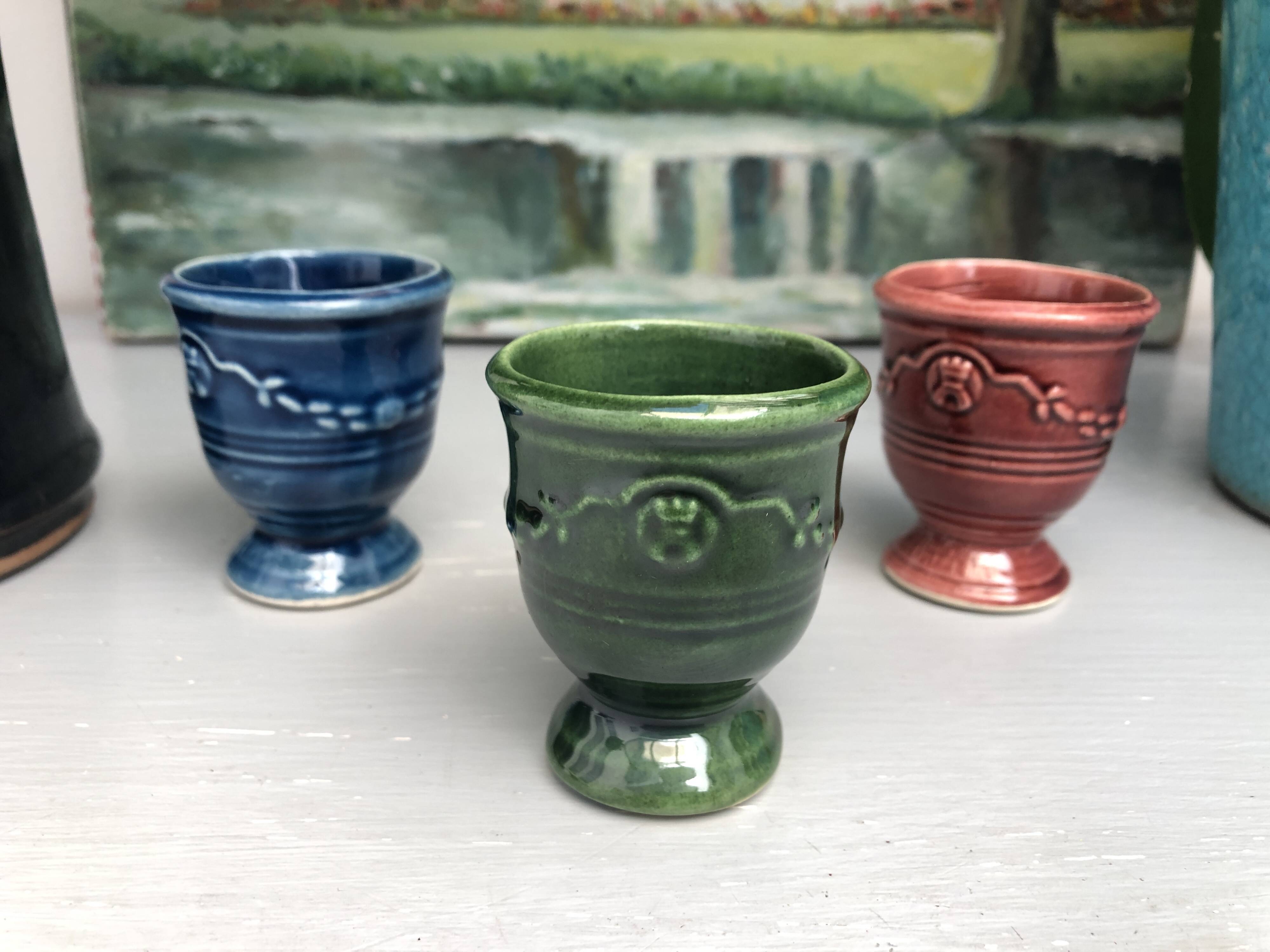 3 egg cups anduze vase