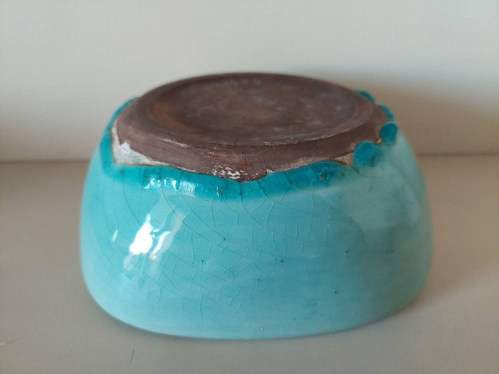 Turquoise cracked ceramic empty pocket signed Keramos, Sèvres circa 1950