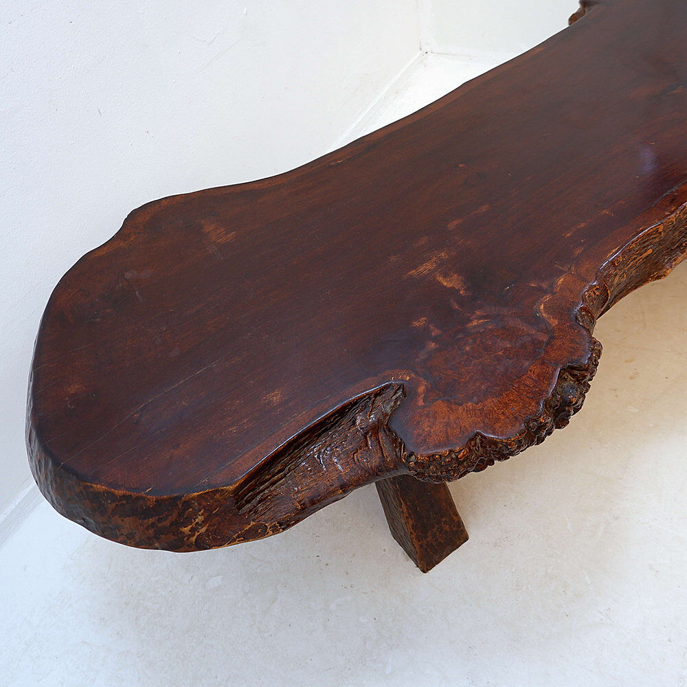 Grande table basse brutaliste "live edge" mid-century