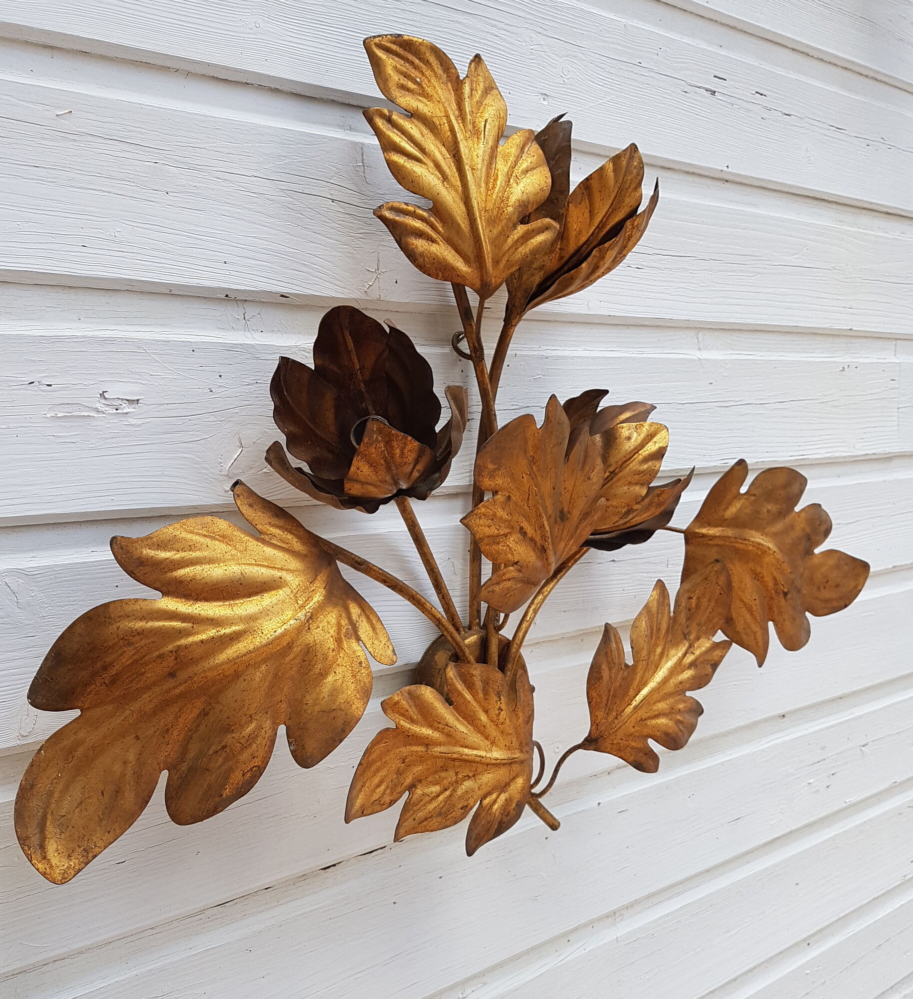 Paire d'appliques murales fleur feuillage en métal doré par Hans Kögl, 1970