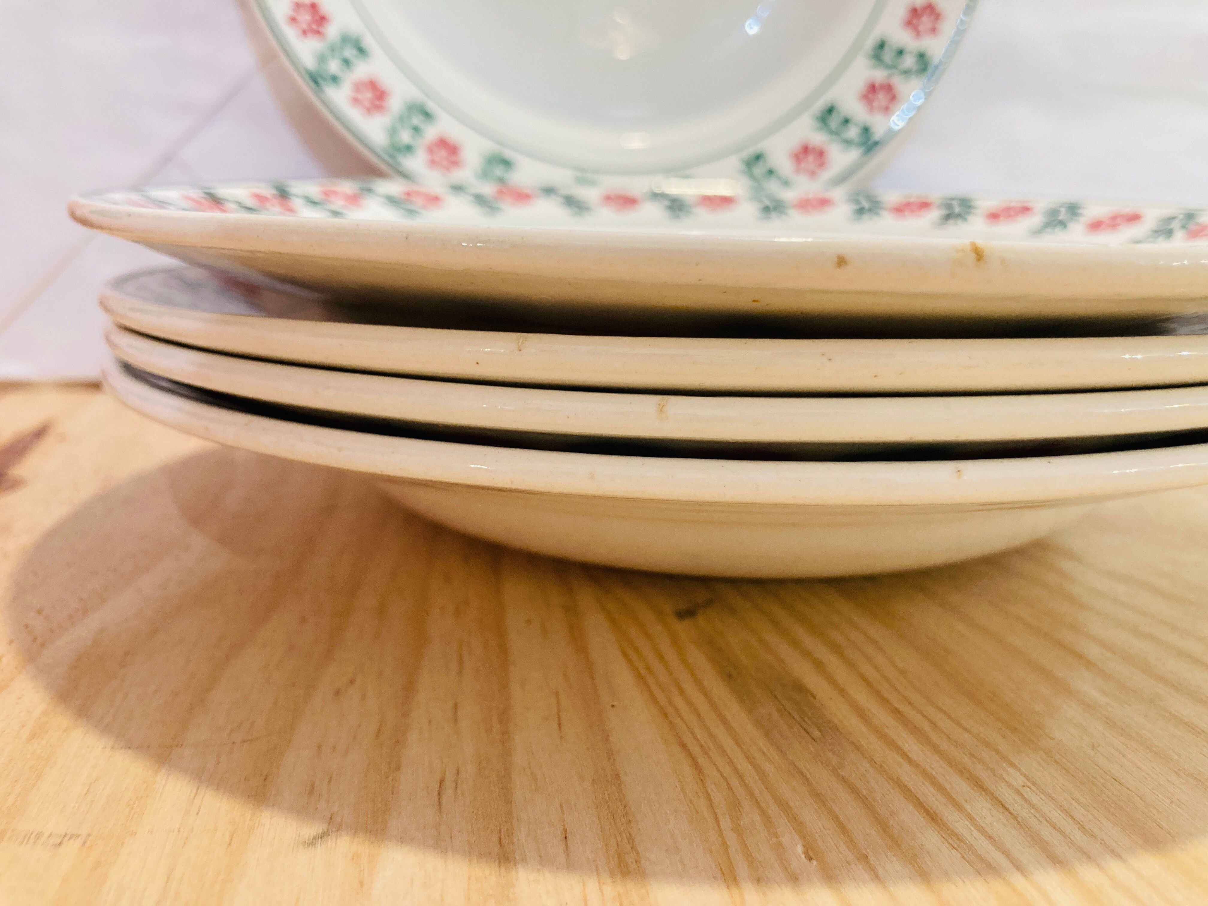 X5 hollow plate with green and red flowers -ceranord-made in france