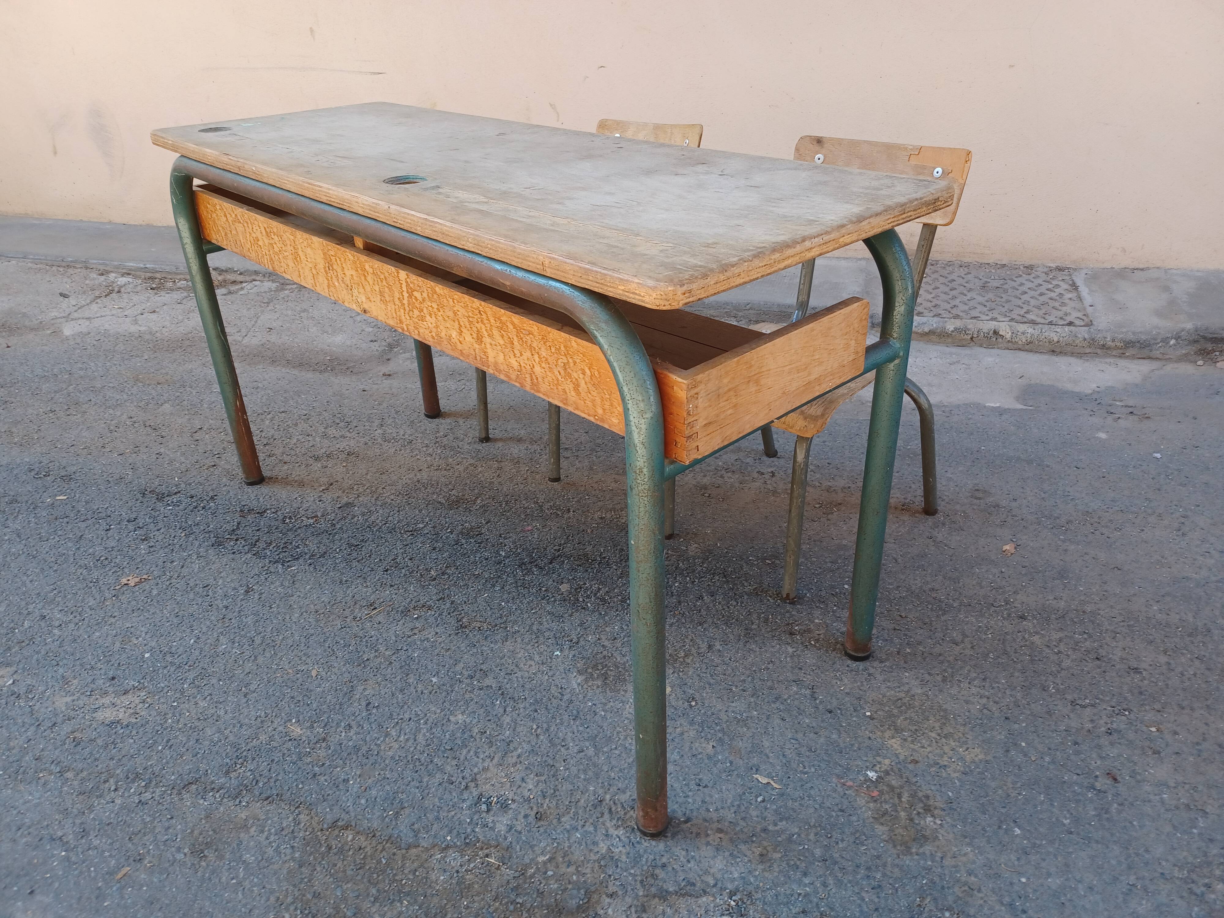 Children's desk and chairs