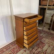 Tall chest of drawers with 6 drawers
